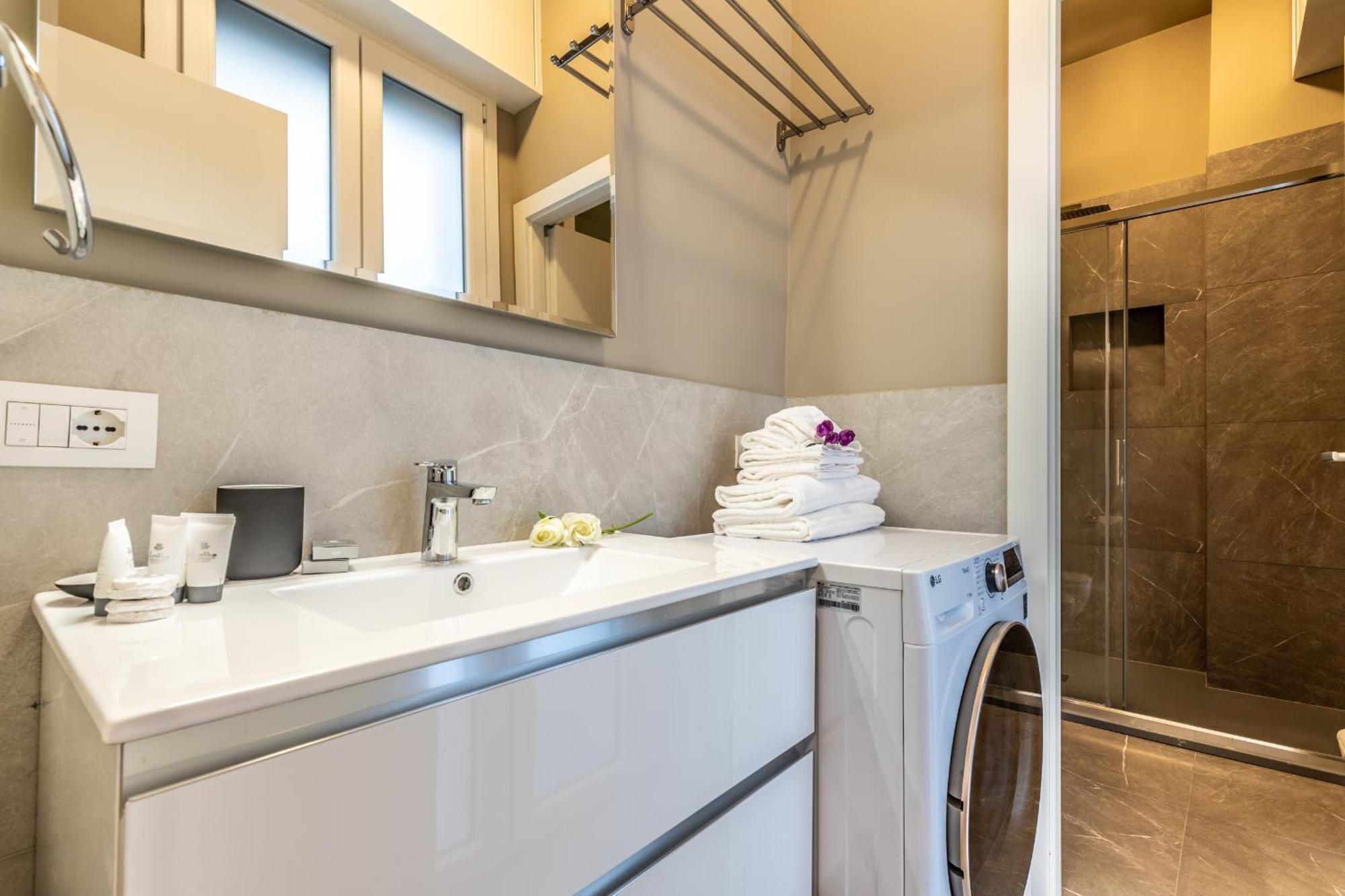 Stayeasy Quadronno33 - 3 Bedrooms, 2 Baths - Duomo Walking Distance Milán Exterior foto